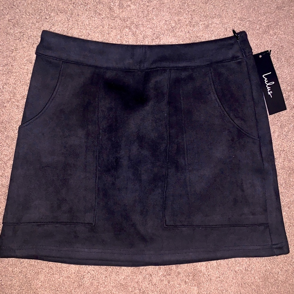 Lulu’s Black Suede Skirt Size Small